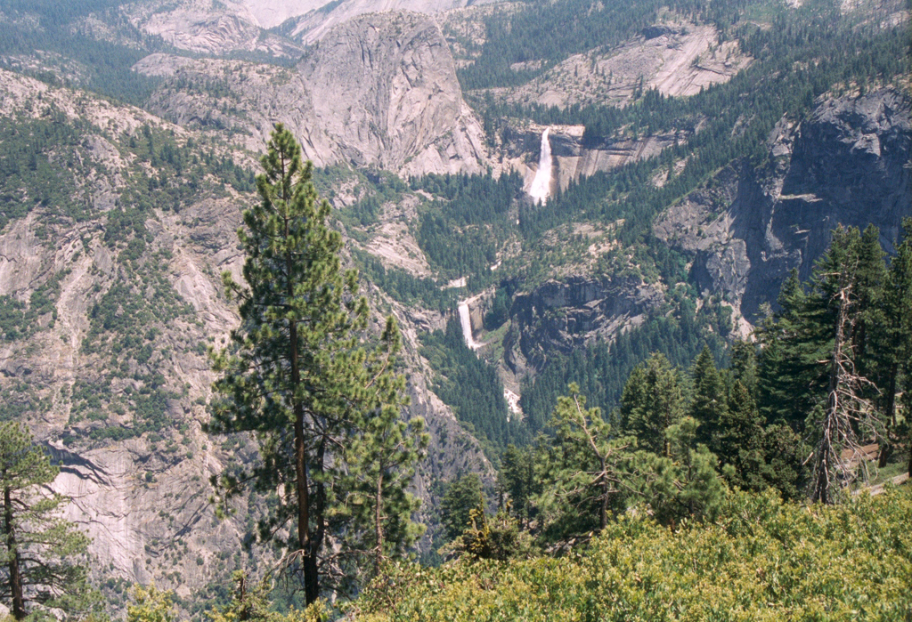 20010530b_Yosemite_-_Glacier_Point_-_Vernal_and_Nevada_Falls_022_20