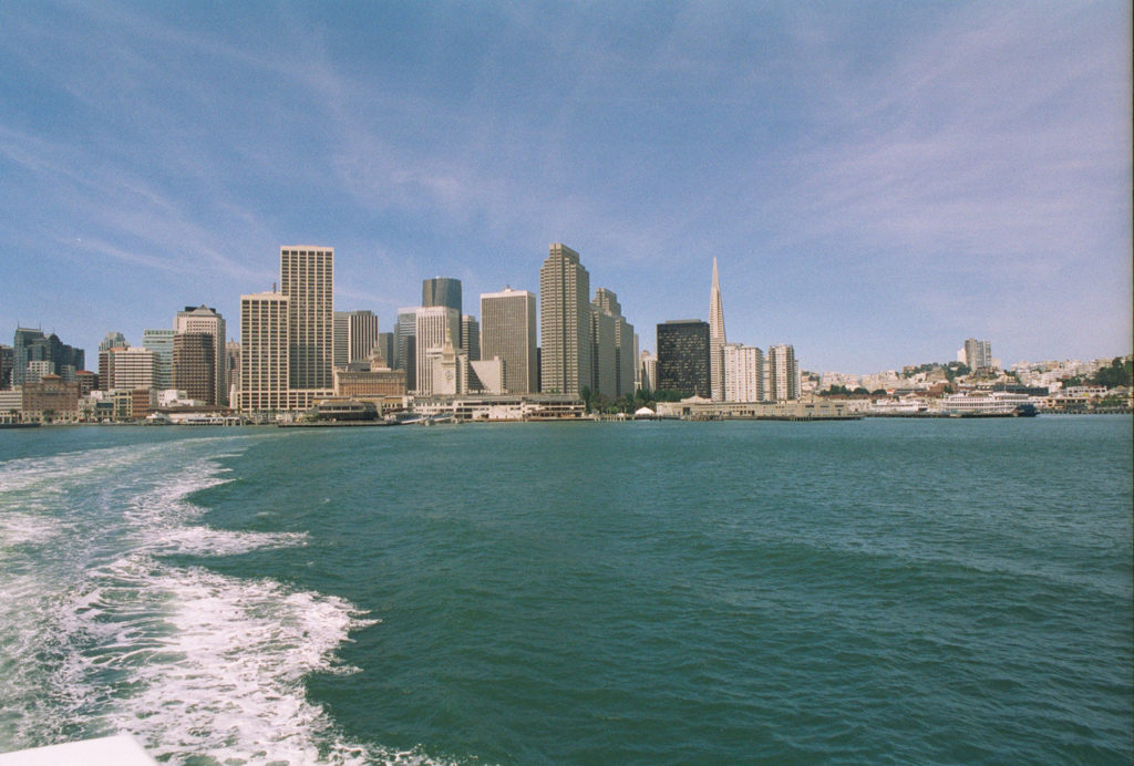 20010601e_San_Francisco_Waterfront_036_34