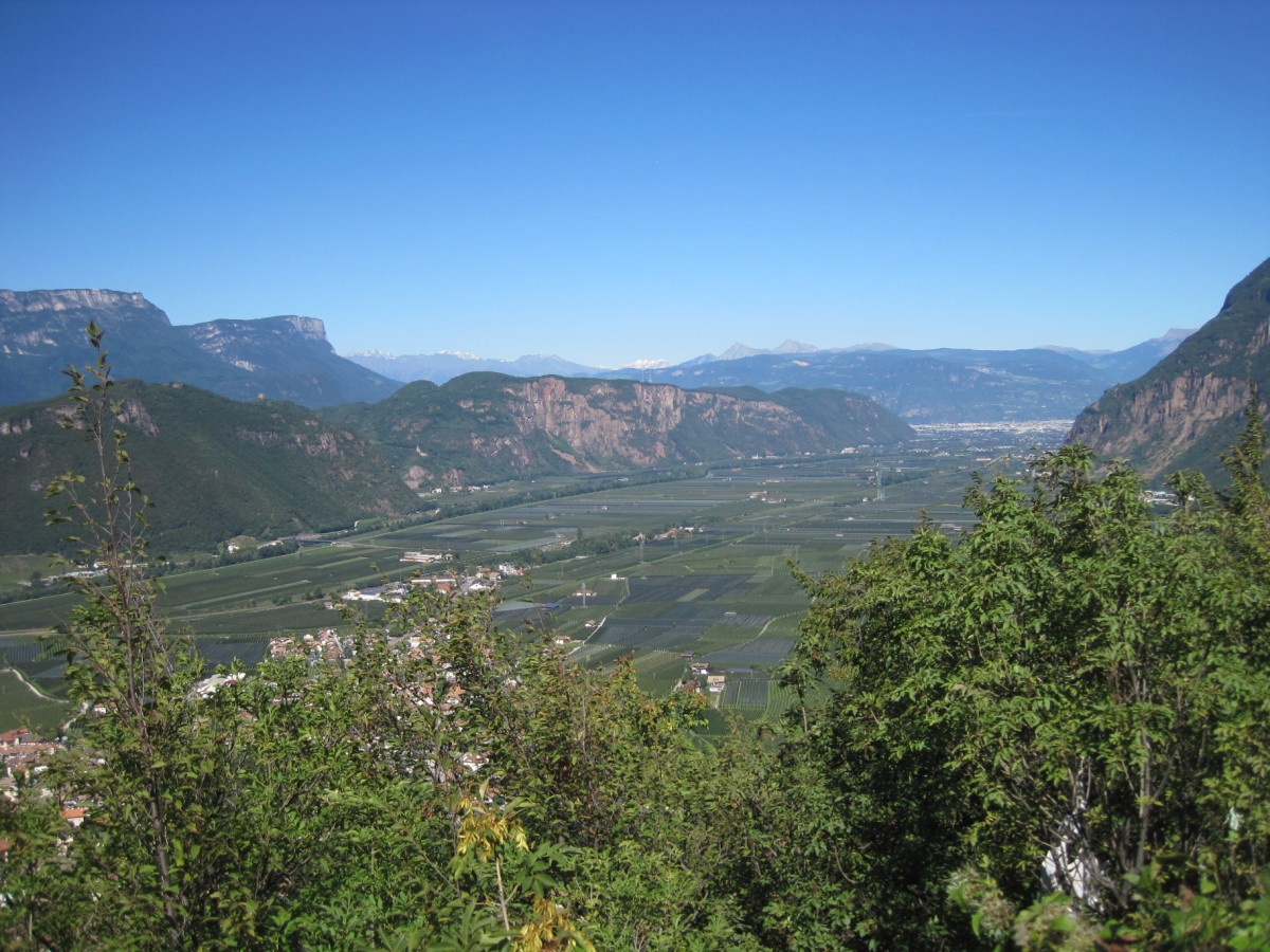 View back to Coldrano and the Alps