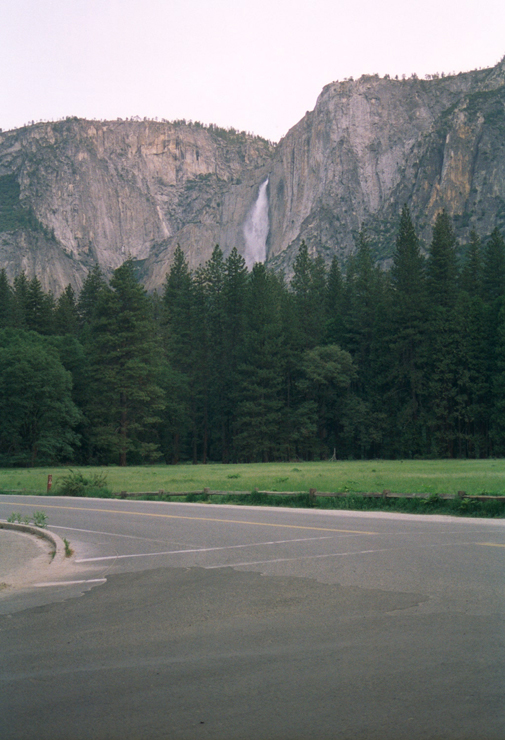 20010529a_Morning_in_Yosemite_Valley_-_Yosemite_Fallls_011_9